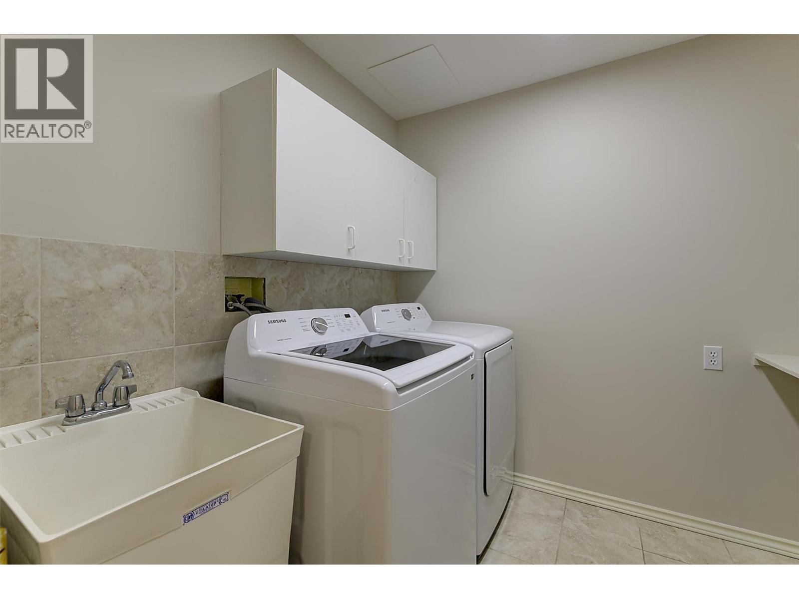4632 / 4624 Minto Street, Peachland