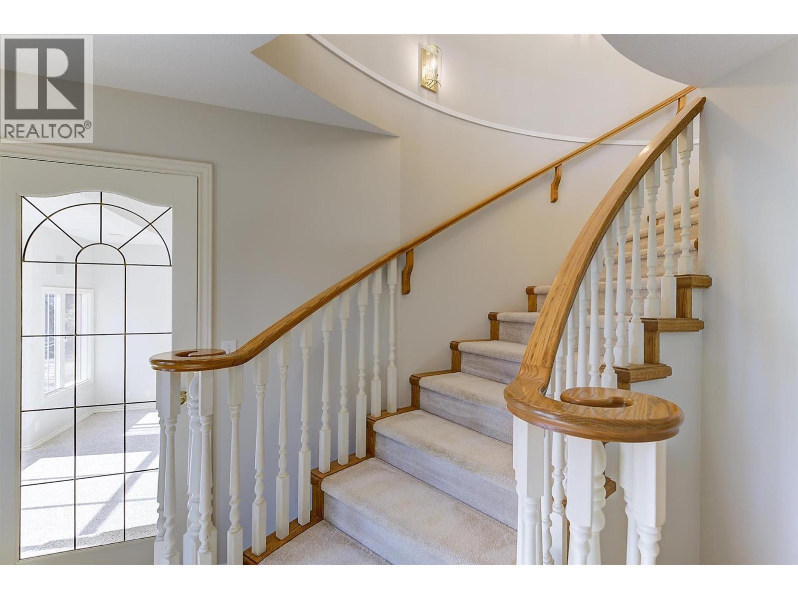 4632 / 4624 Minto Street, Peachland