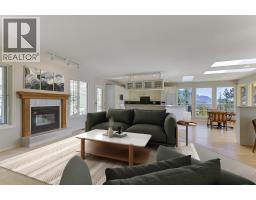 Foyer - 4632 / 4624 Minto Street, Peachland, BC V0H1X4 Photo 8