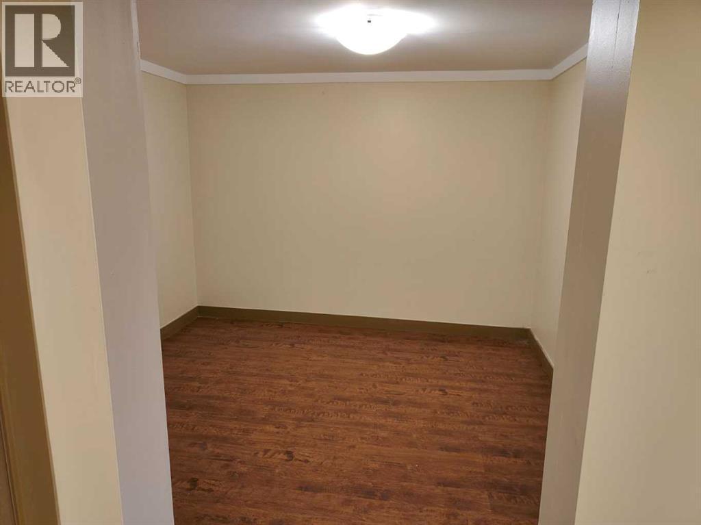 487 Northmount Drive NW - 14