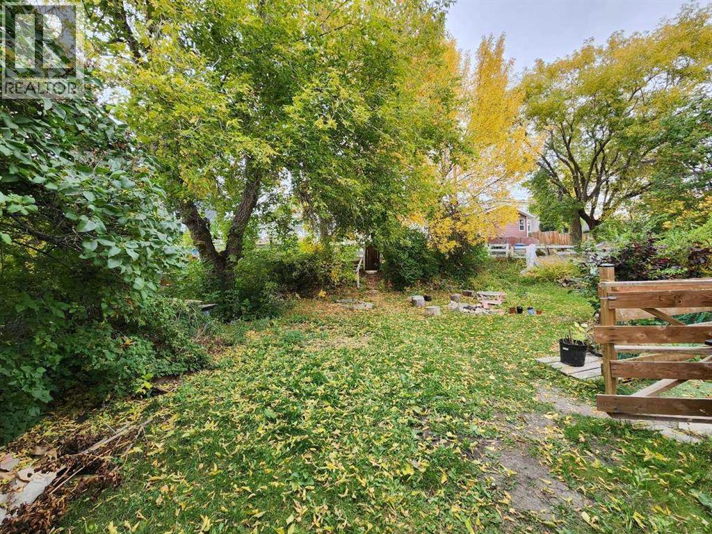 487 Northmount Drive NW - 4