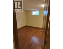 4pc Bathroom - 487 Northmount Drive Nw, Calgary, AB T2K3J1 Photo 10
