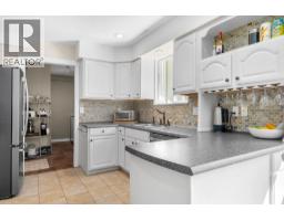 38248 Hemlock Avenue, Squamish, BC V8B0X1 Photo 11