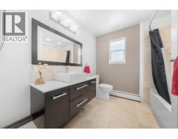 38248 Hemlock Avenue, Squamish, BC V8B0X1 Photo 32