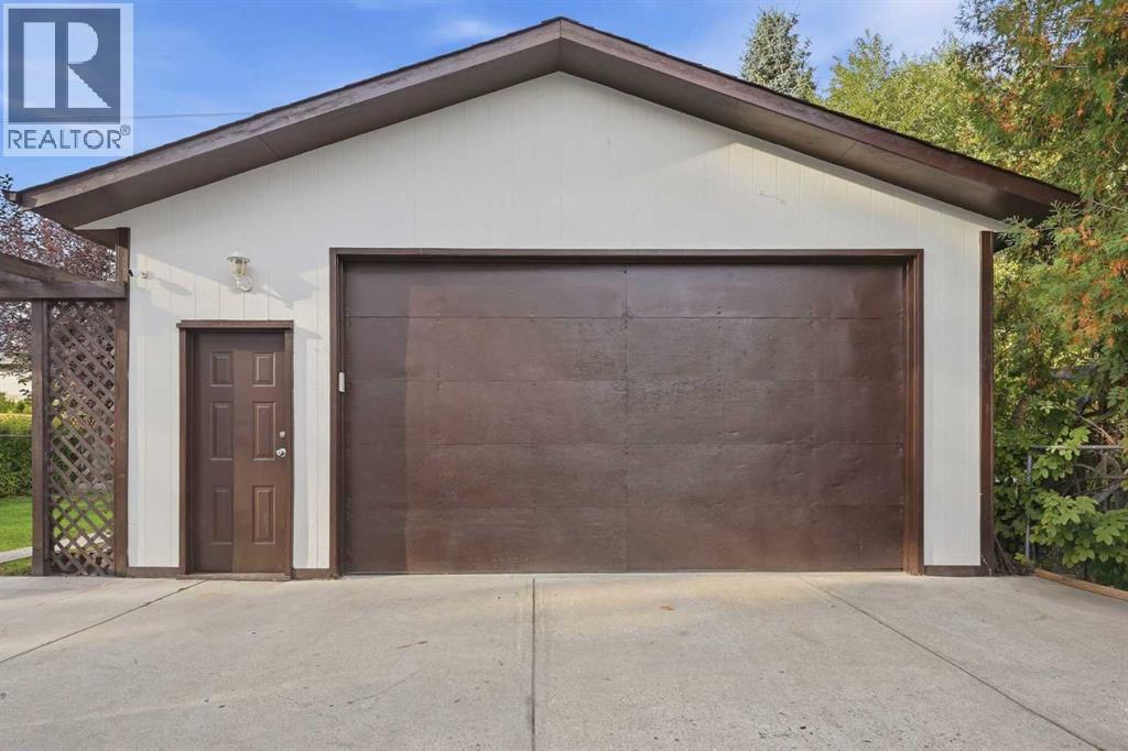 104 Shawglen Rise SW - 36