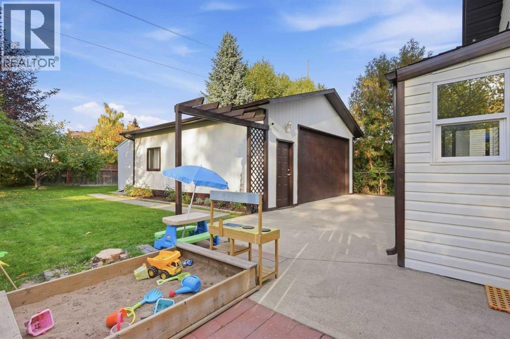 104 Shawglen Rise SW - 37