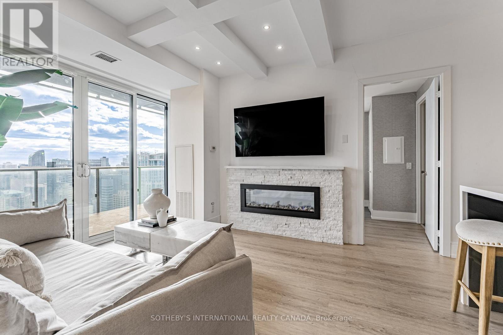 #4511 7 GRENVILLE STREET - 12
