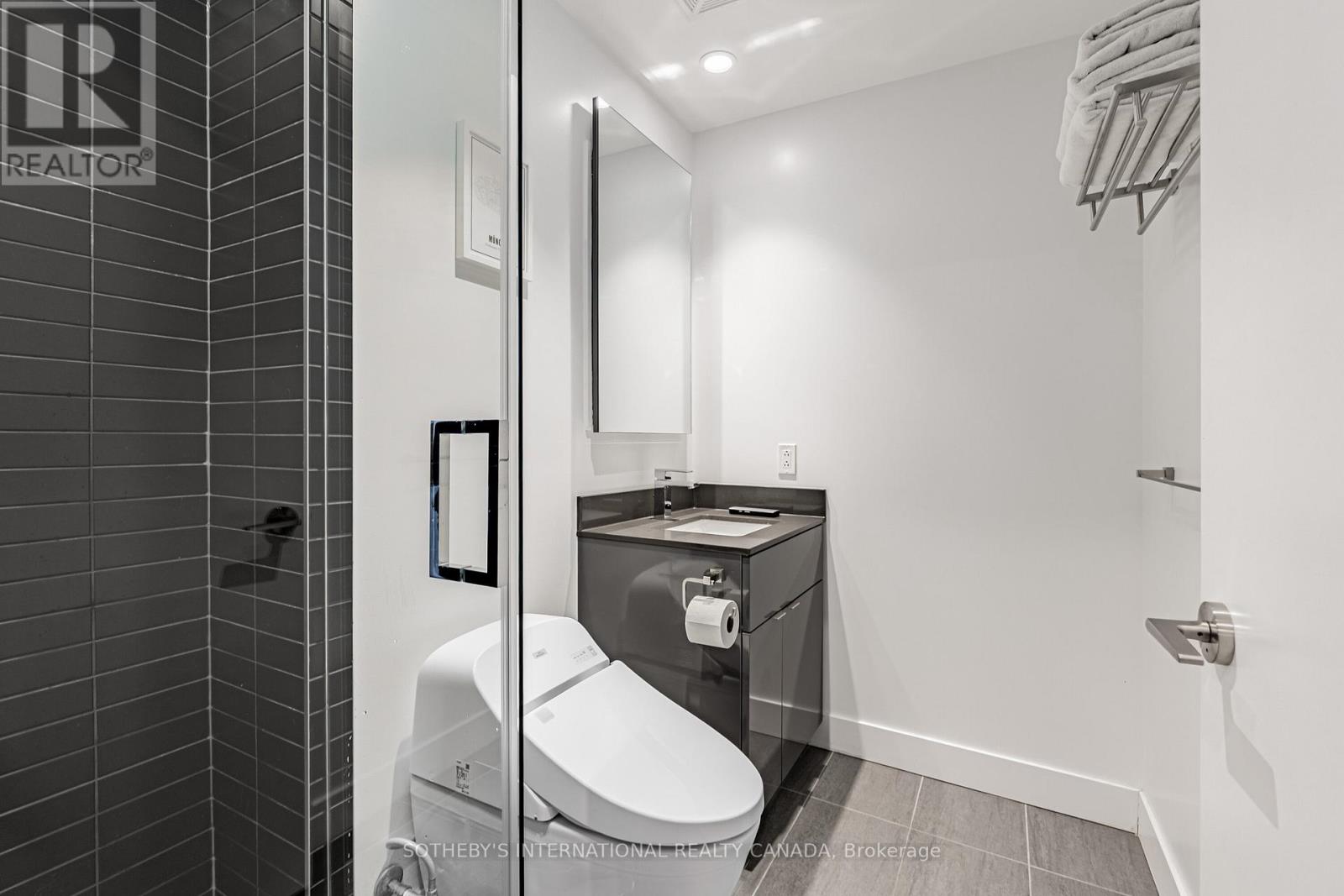 #4511 7 GRENVILLE STREET - 21