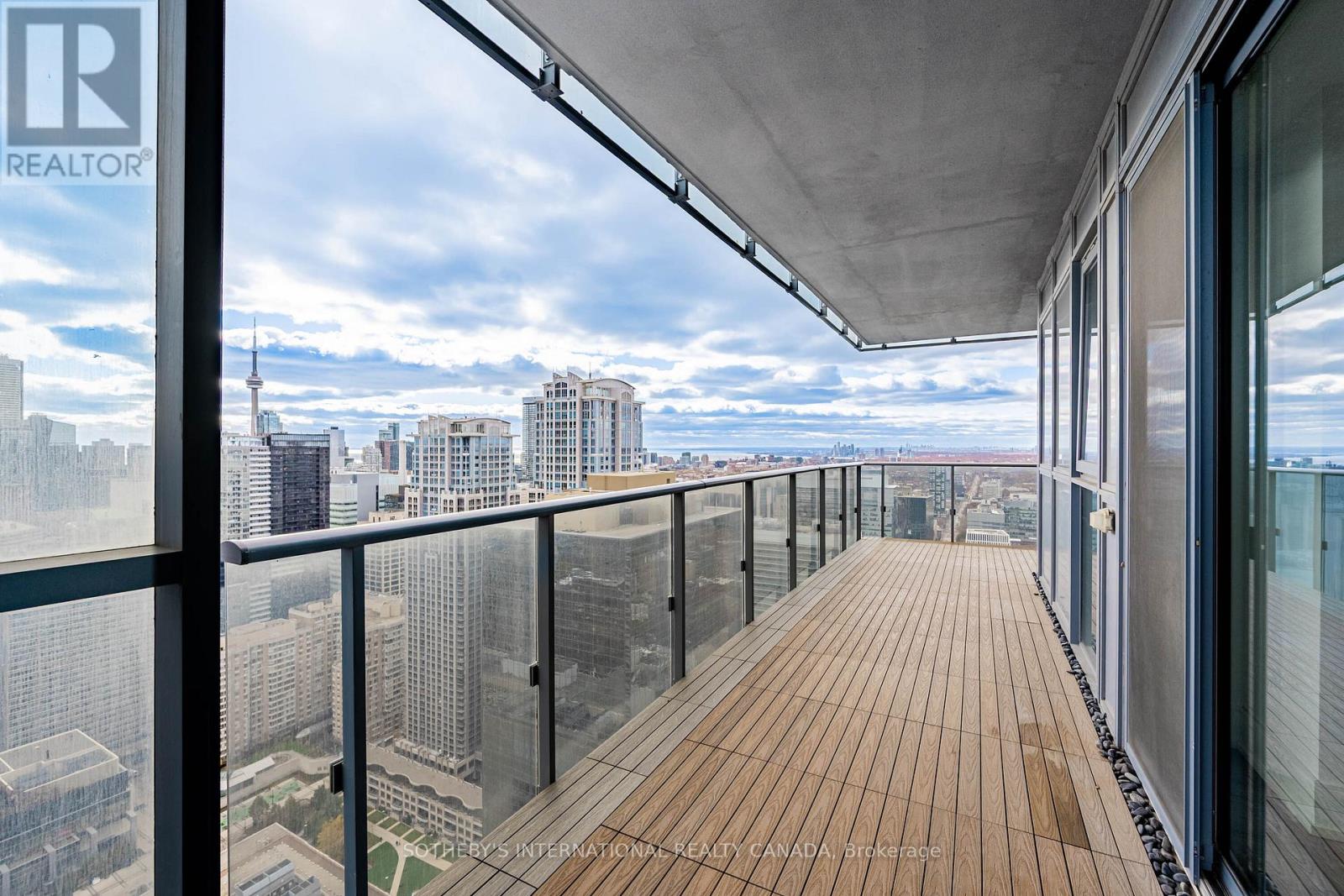 #4511 7 GRENVILLE STREET - 22