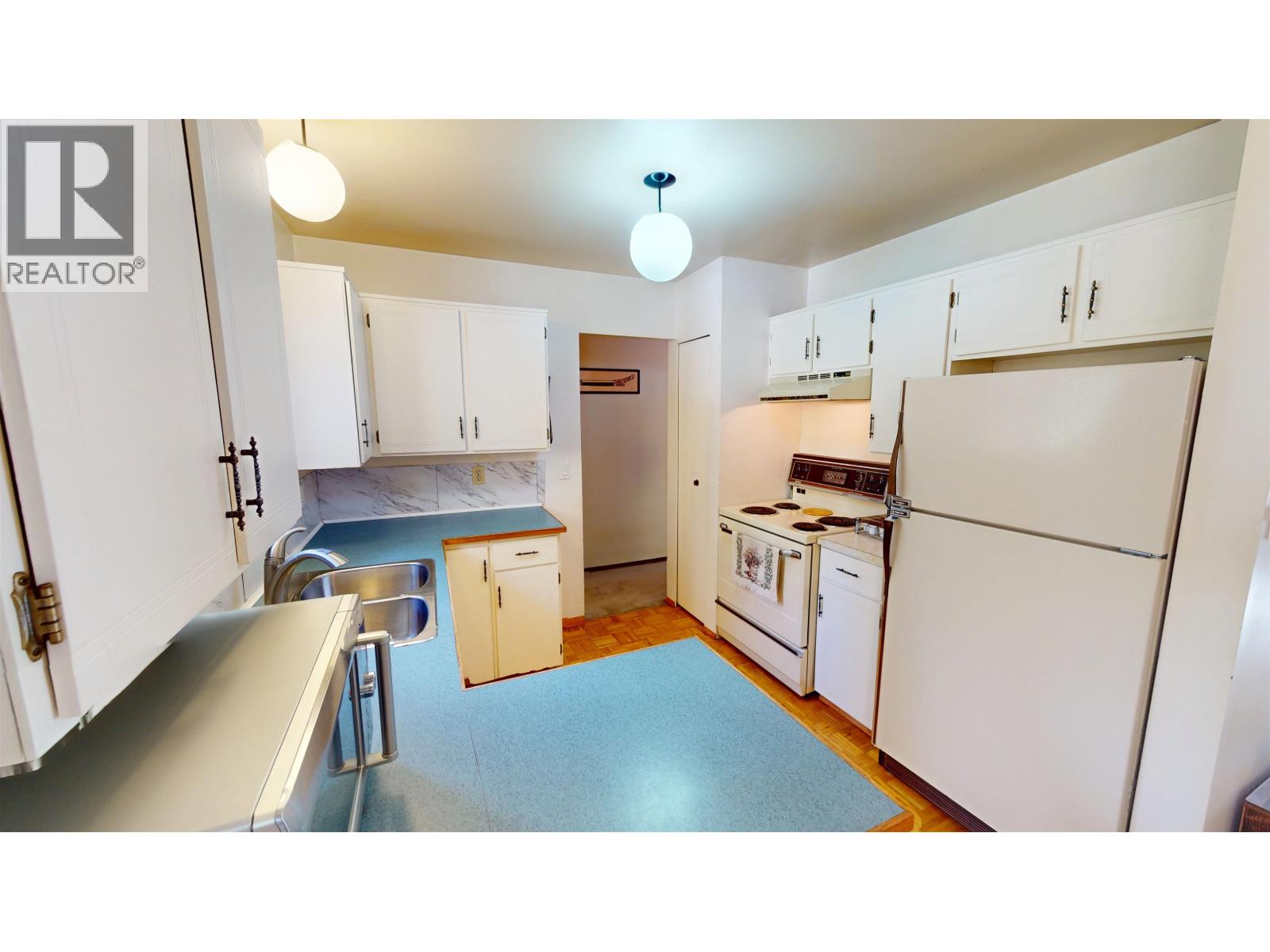 1395 PALEY PLACE - 10