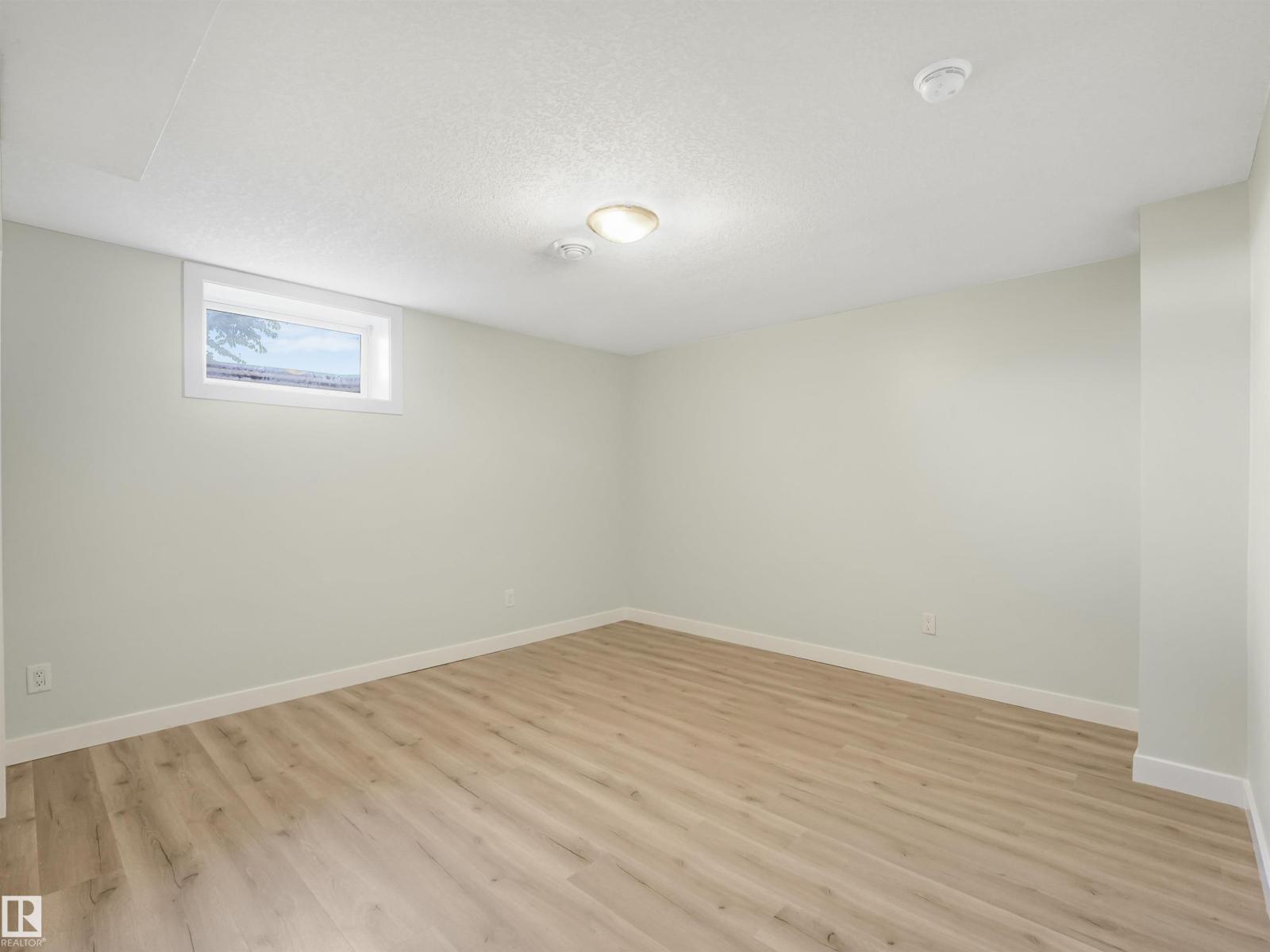 13540 110 ST NW - 26