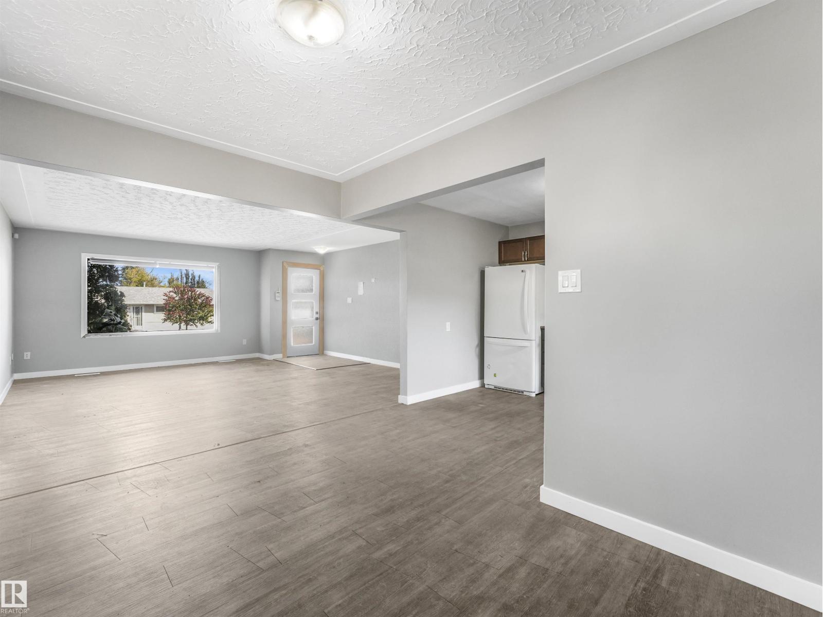 13540 110 ST NW - 5