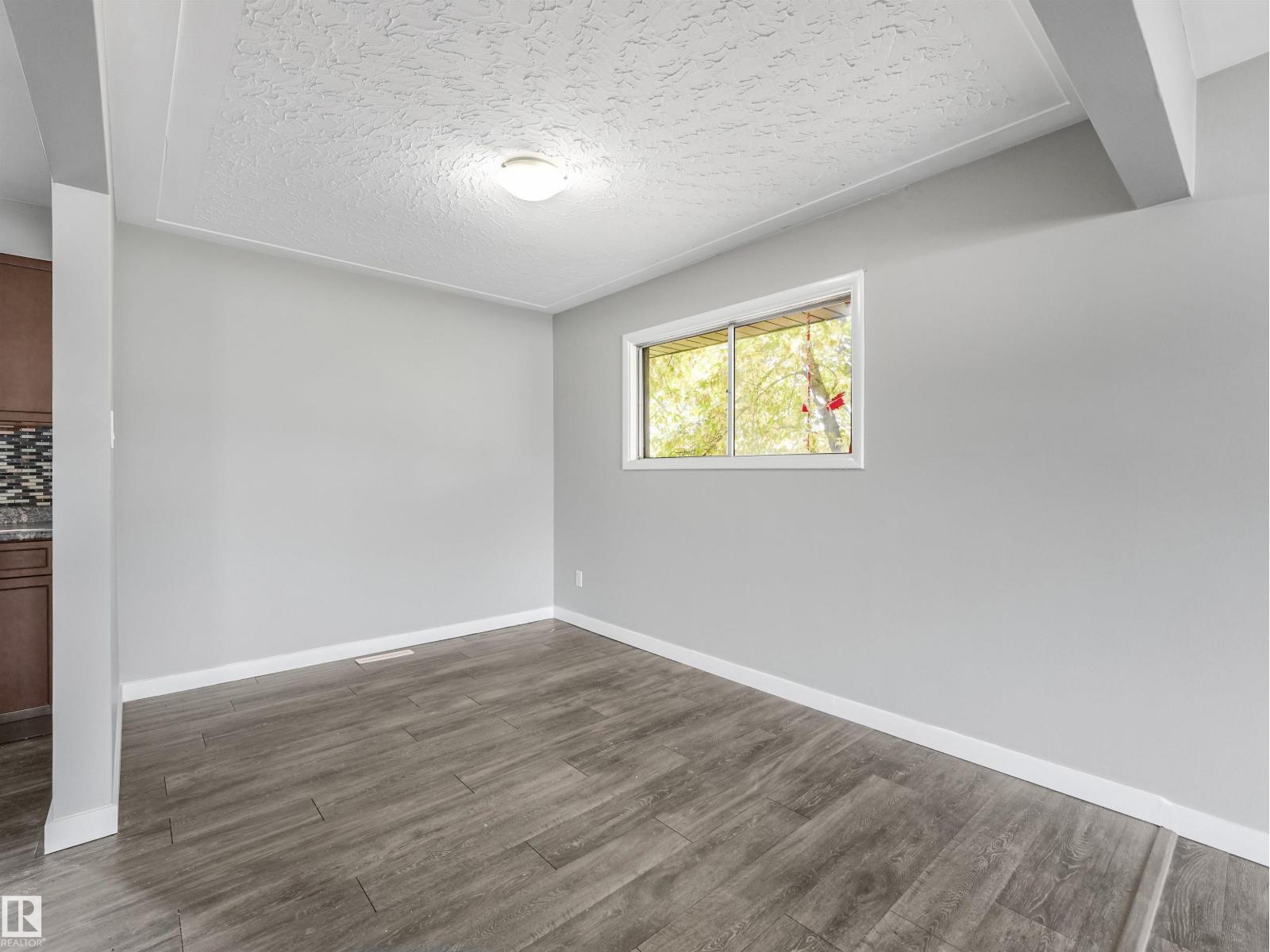 13540 110 ST NW - 6