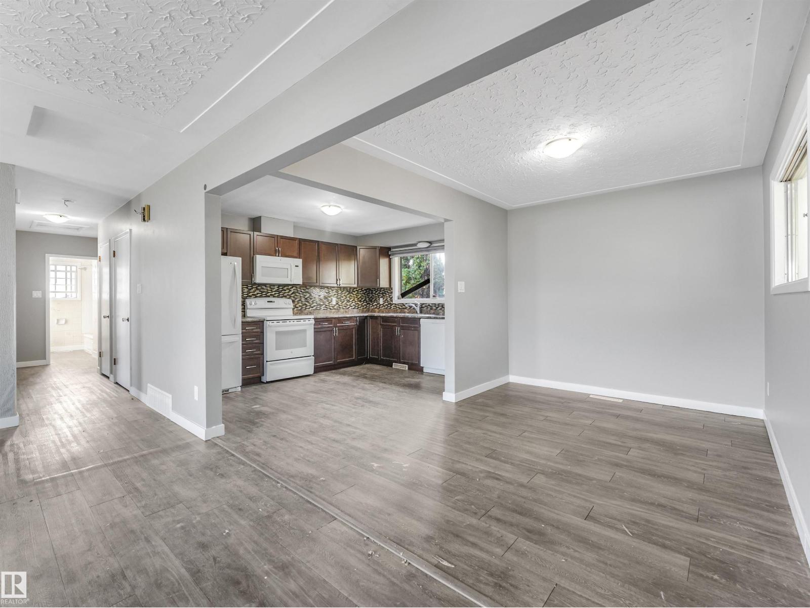 13540 110 ST NW - 7
