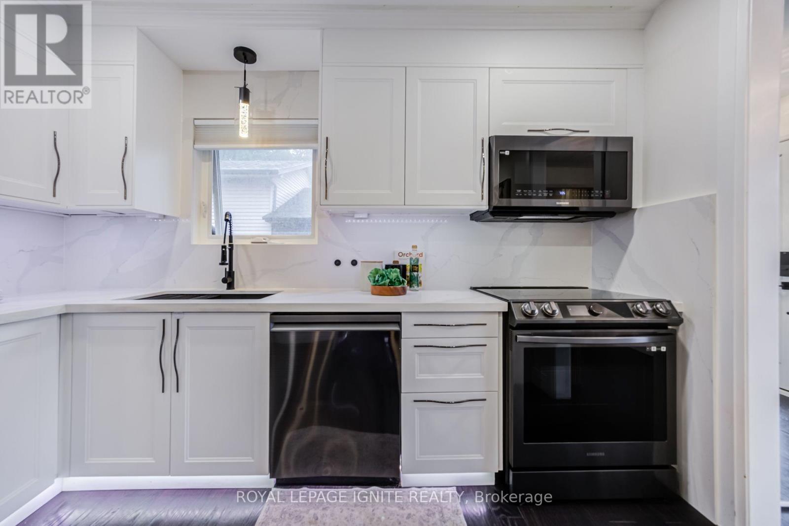 585 GRANDVIEW STREET S - 14