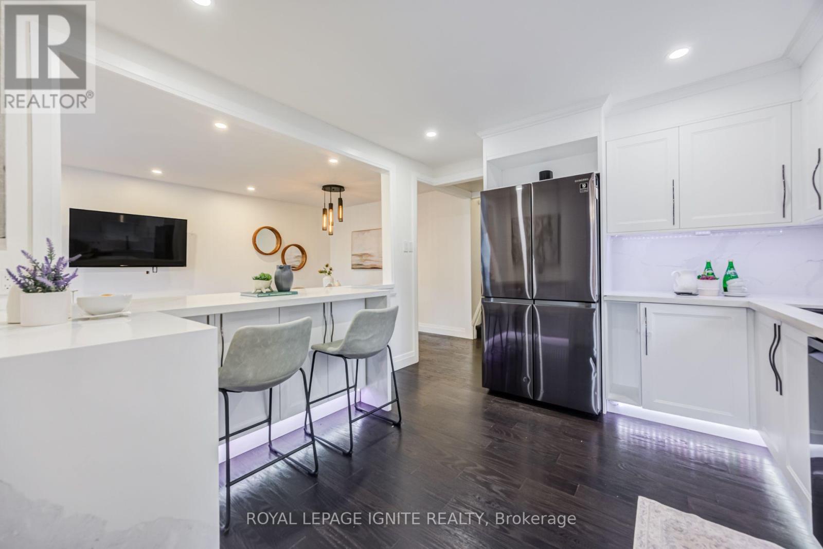 585 GRANDVIEW STREET S - 18