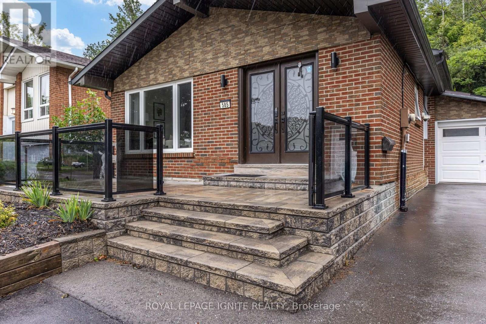 585 GRANDVIEW STREET S - 2