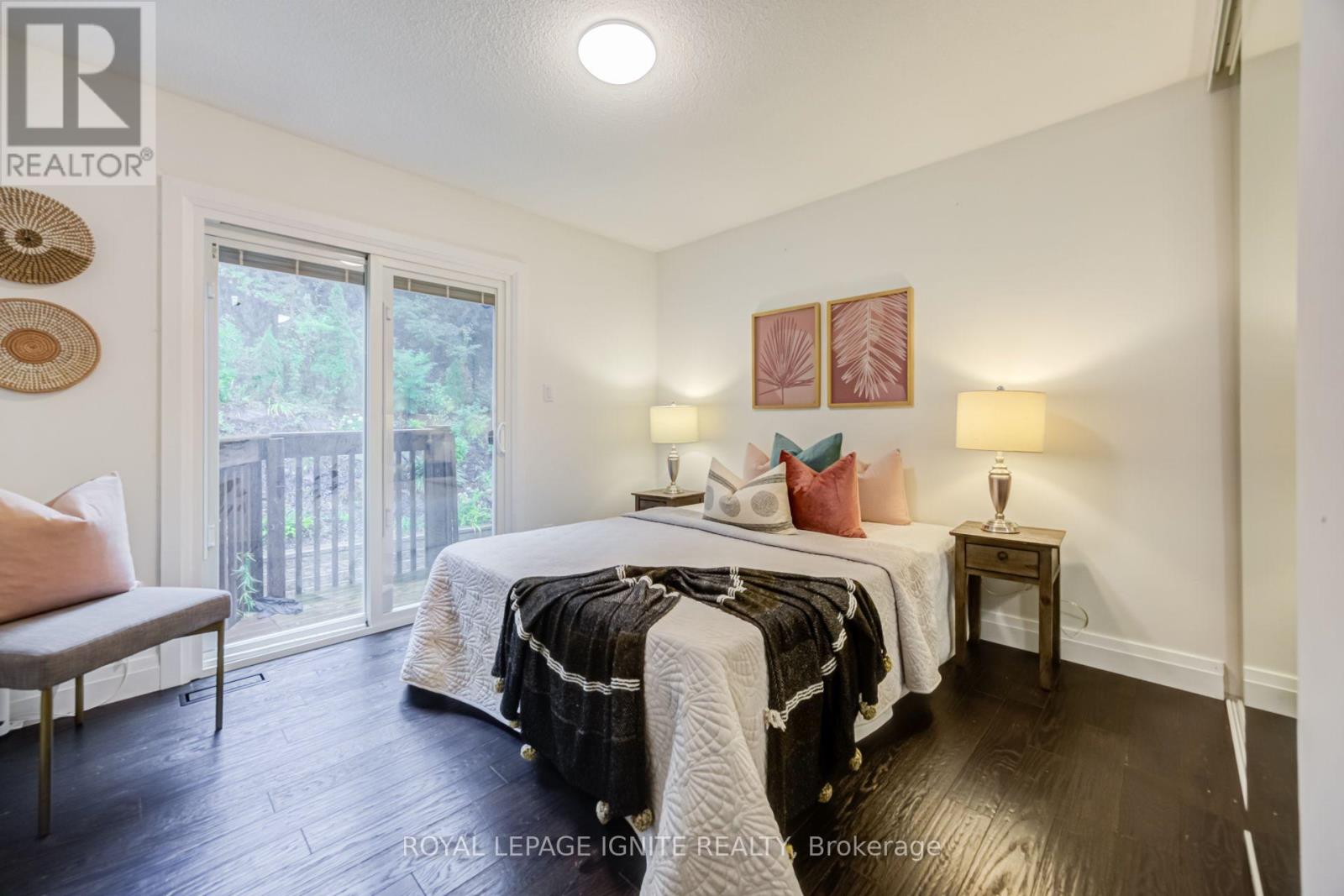 585 GRANDVIEW STREET S - 21