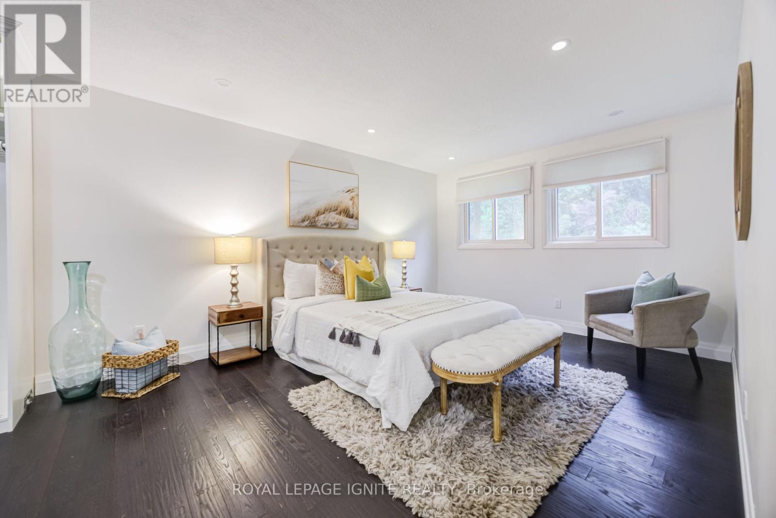 585 GRANDVIEW STREET S - 24