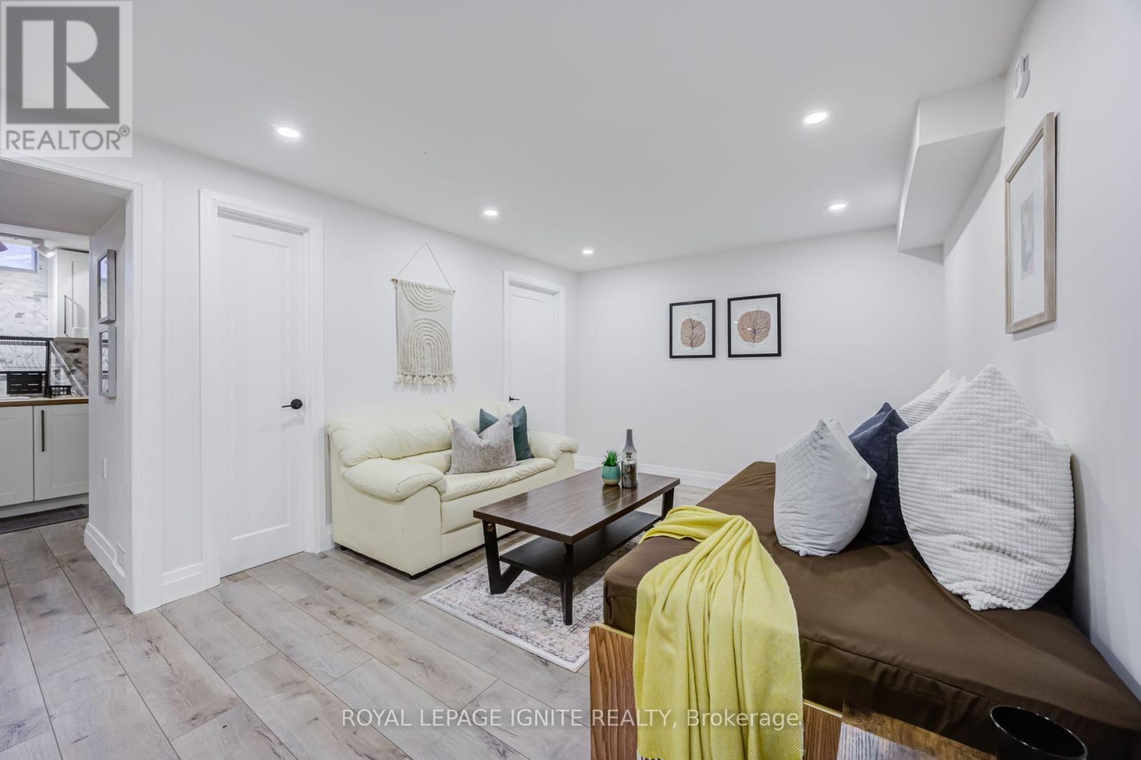 585 Grandview Street South, Oshawa, ON photo 41