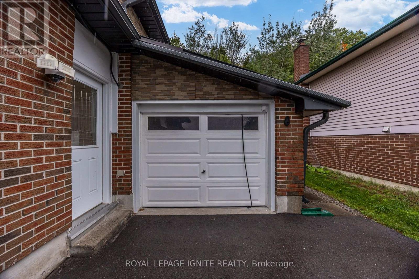 585 Grandview Street South, Oshawa, ON photo 45