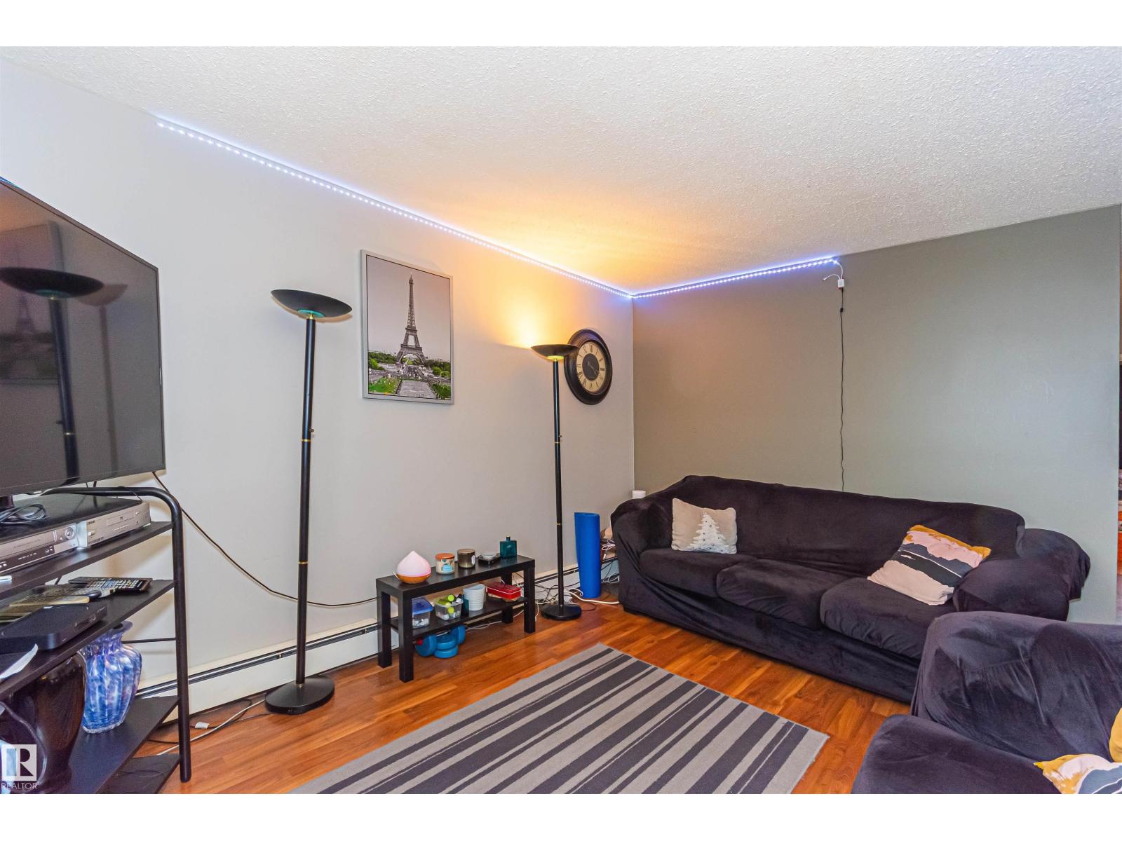 #6 3819 76 ST NW - 7