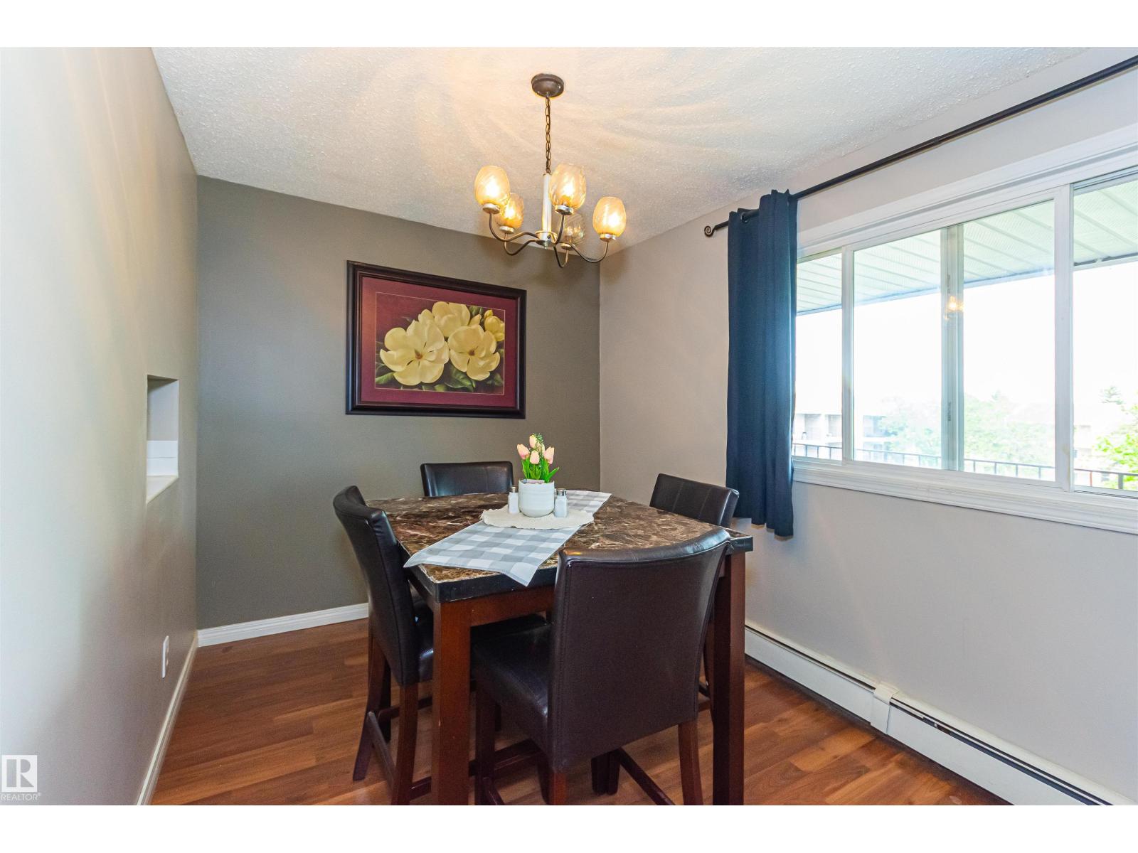 #6 3819 76 ST NW - 8