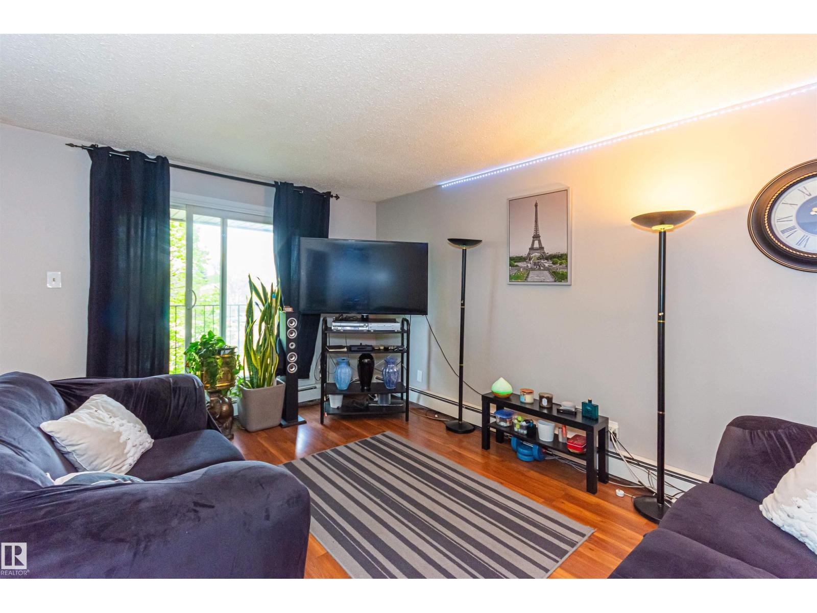 #6 3819 76 ST NW - 4