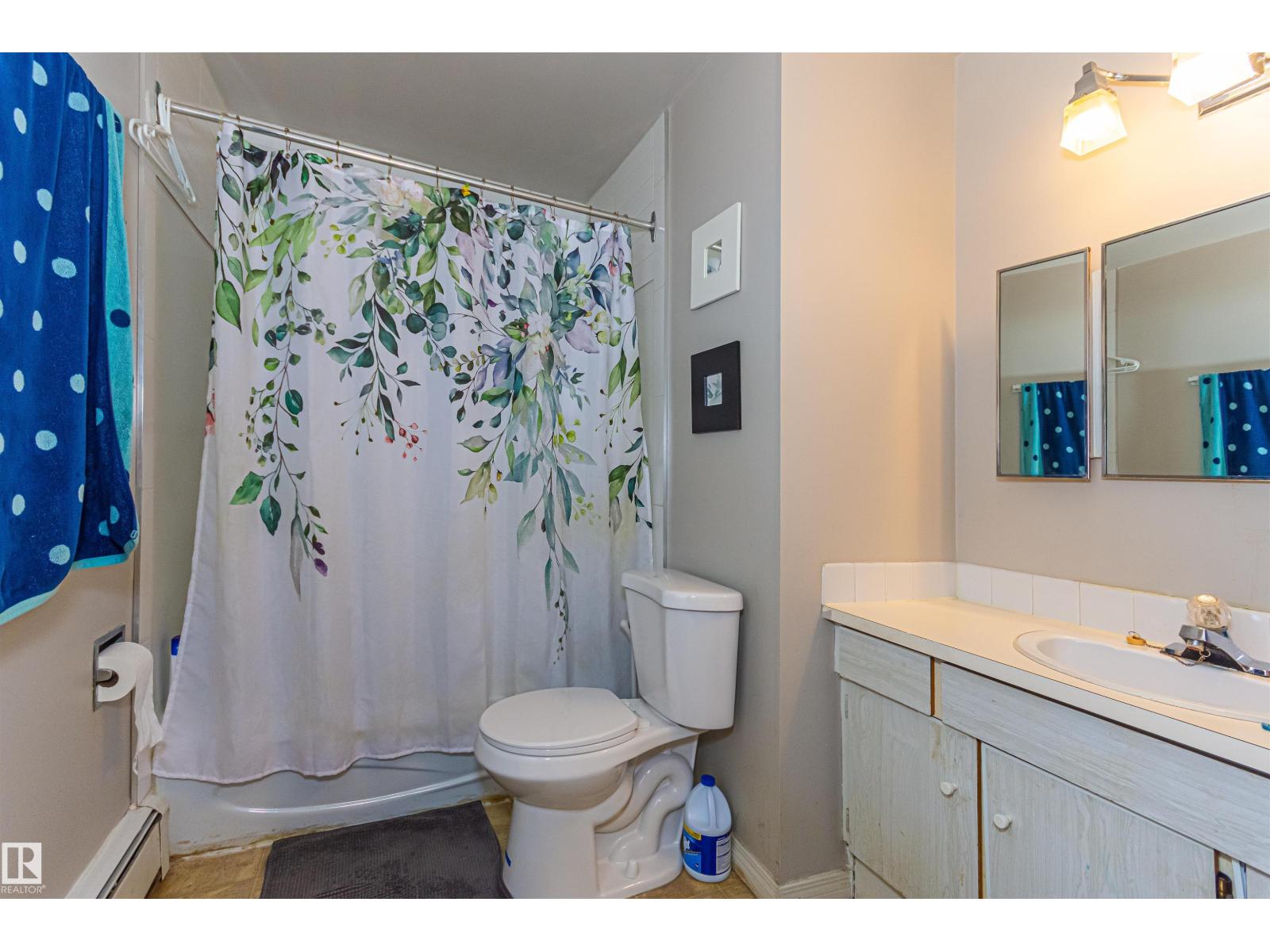 #6 3819 76 ST NW - 12