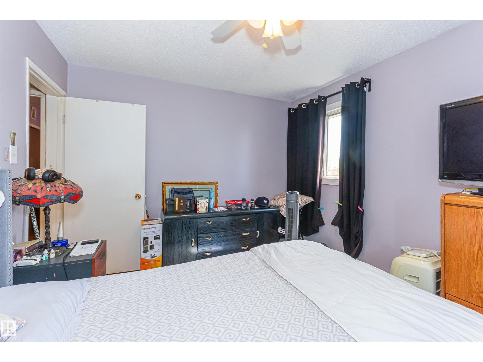 #6 3819 76 ST NW - 18