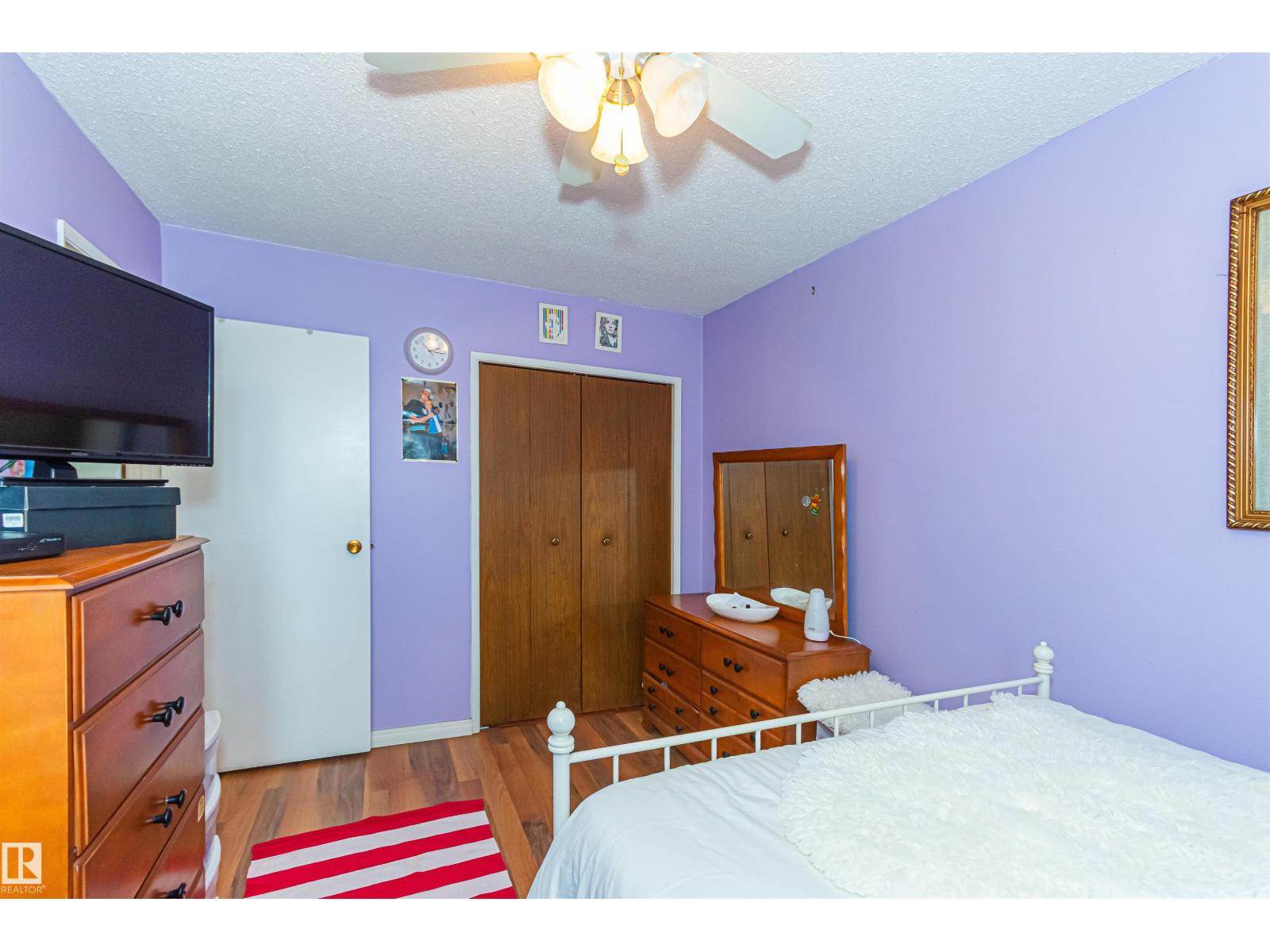 #6 3819 76 ST NW - 15