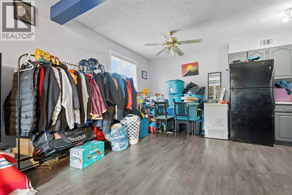 #52 3809 45 Street SW - 10