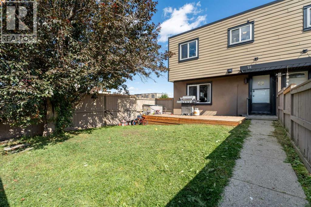 52, 3809 45 Street SW, Calgary