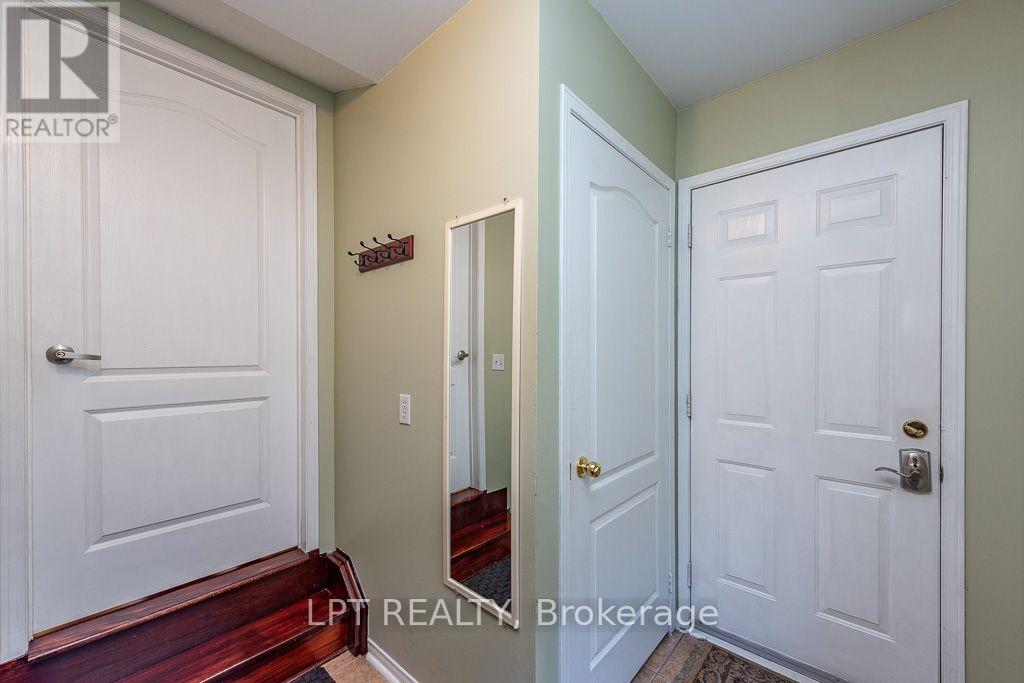 16 OAK GARDENS COURT - 33