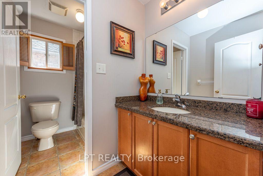 16 OAK GARDENS COURT - 23