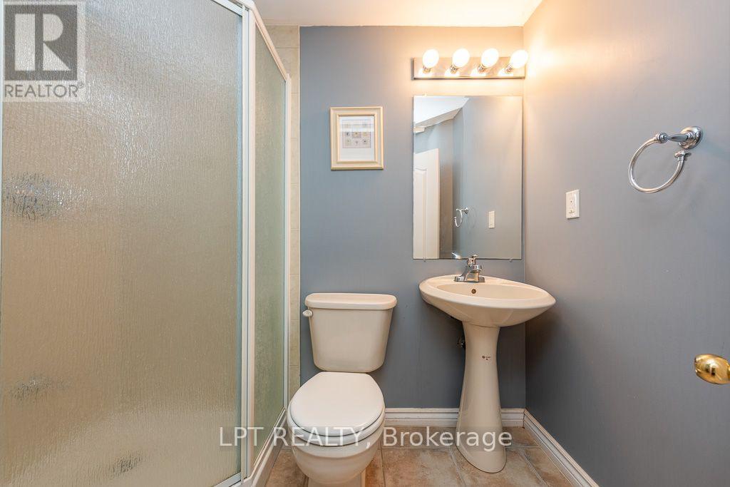 16 OAK GARDENS COURT - 37