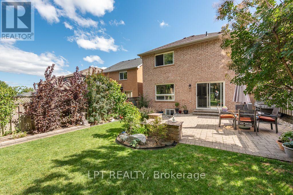 16 OAK GARDENS COURT - 43