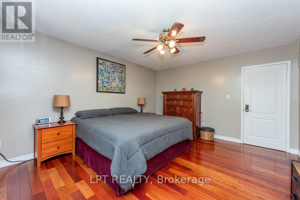 16 OAK GARDENS COURT - 30