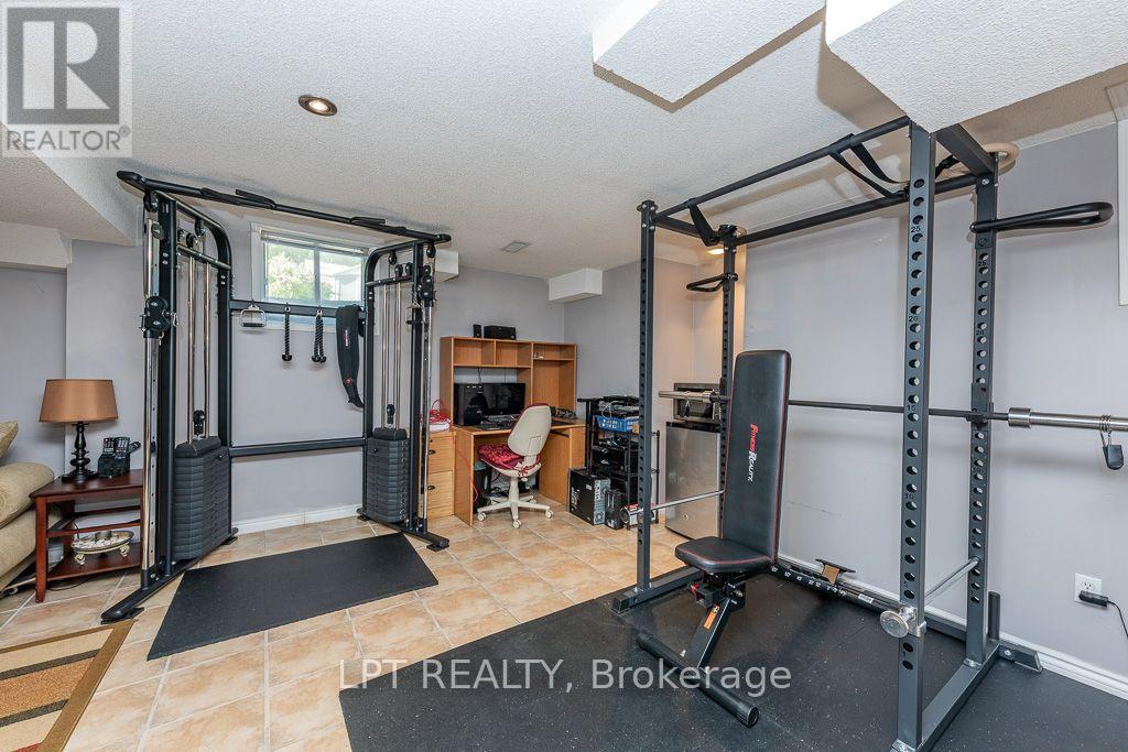 16 OAK GARDENS COURT - Image 36