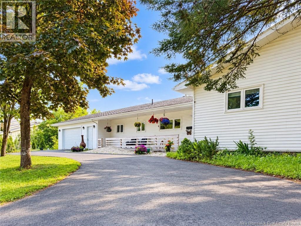 45 Jessiman Boulevard - 2