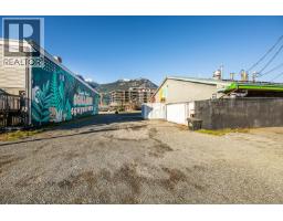 38188 & 38192 Cleveland Avenue, Squamish, BC V8B0K1 Photo 12