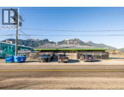 38188 & 38192 Cleveland Avenue, Squamish, BC V8B0K1 Photo 6
