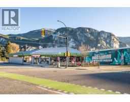 38188 & 38192 Cleveland Avenue, Squamish, BC V8B0K1 Photo 8