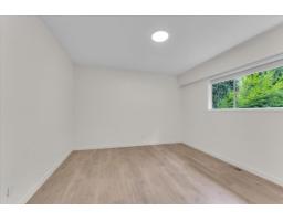2558 Lakeview Crescent, Abbotsford, BC V2S3A9 Photo 24
