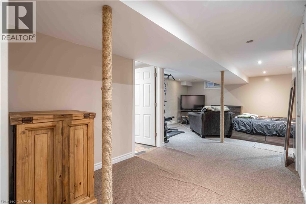 98 MEMORIAL Avenue - 25