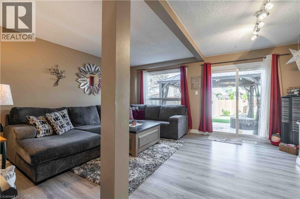98 MEMORIAL Avenue - 12