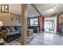 Living room - 98 Memorial Avenue, Stoney Creek, ON L8G4C7 Photo 12
