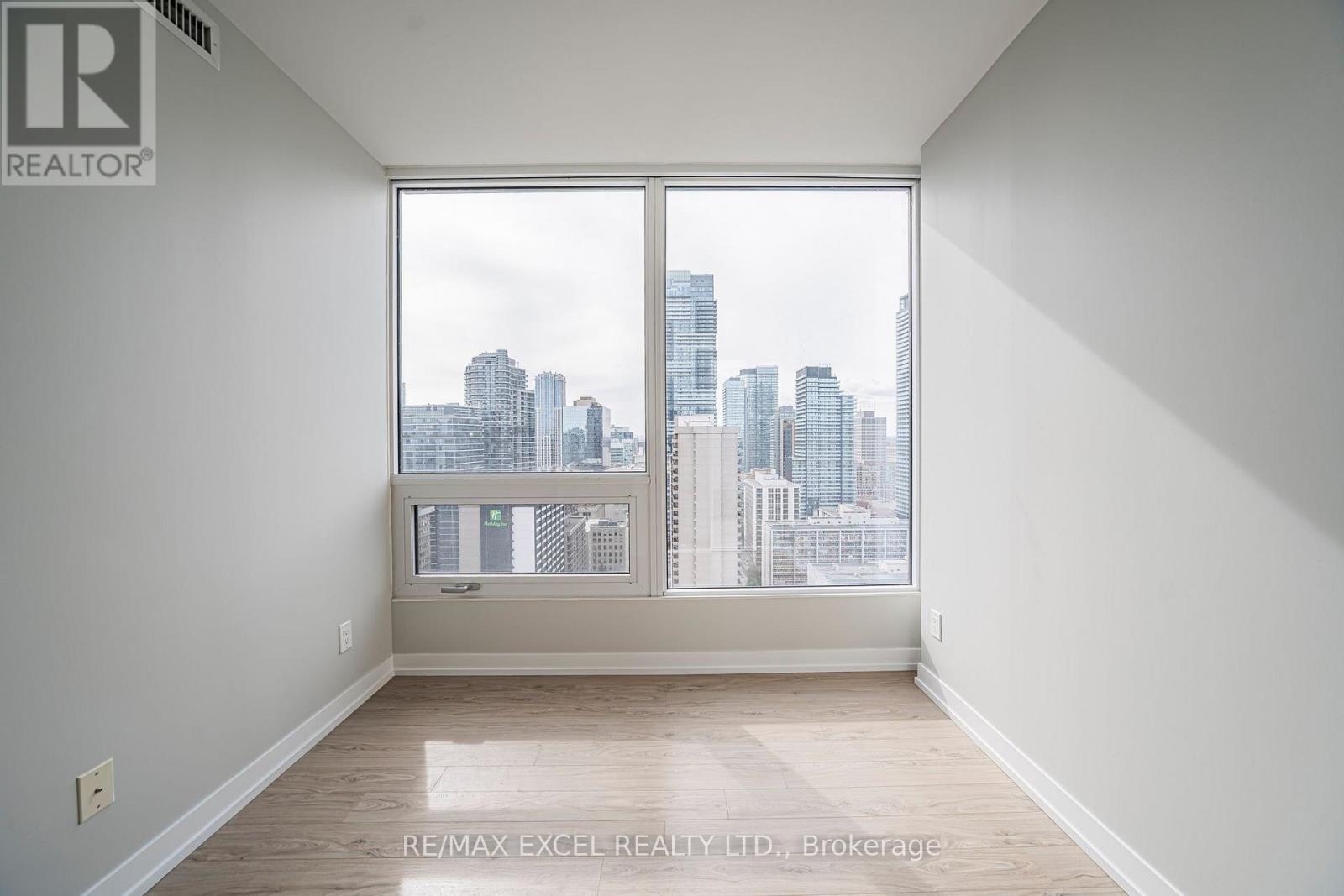 #3203 85 WOOD STREET - Image 30