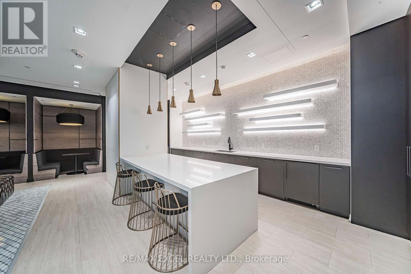 #3203 85 WOOD STREET - Image 42