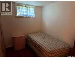 121 Empire Road, Assiniboia, SK S0H0B0 Photo 21